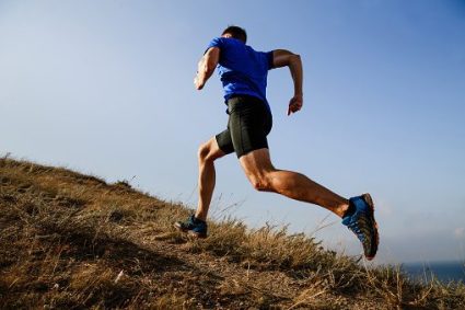 Trail running : Les clés pour réussir ta première course en montagne