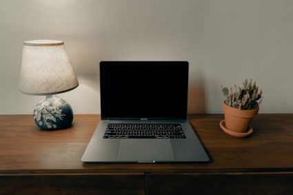 Remplacement batterie ordinateur portable DELL : étapes, outils et précautions pour une installation réussie